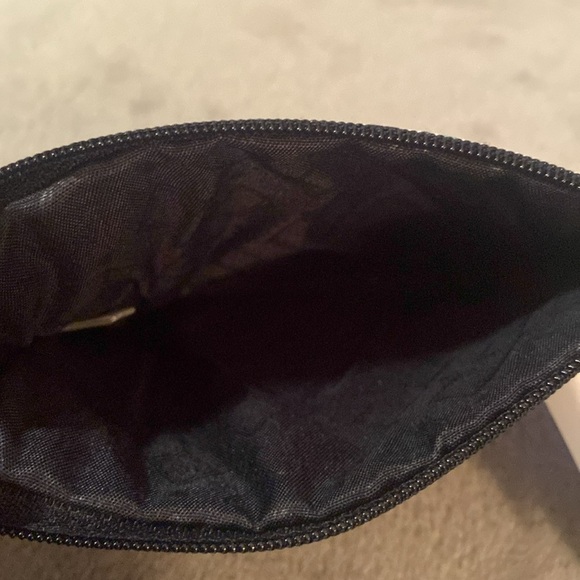 💙🖤VERA BRADLEY💙🖤Coin Purse in Sketched Medallion/NWT - Picture 5 of 6